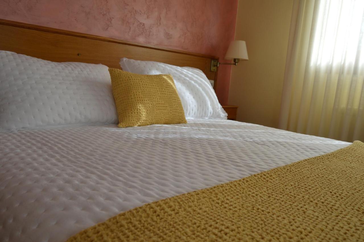 Hotel Restaurante Val Antas de Ulla Екстериор снимка